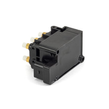 Load image into Gallery viewer, Arnott Solenoid Valve Block - 07-19 Mercedes-Benz GL (X164/166) /06-19 ML(W164/166), 07-17 S (W221/222), 07-14 CL (W216), 10-12 R (W251) incl 4MATIC, AMG &amp; Hybrids
